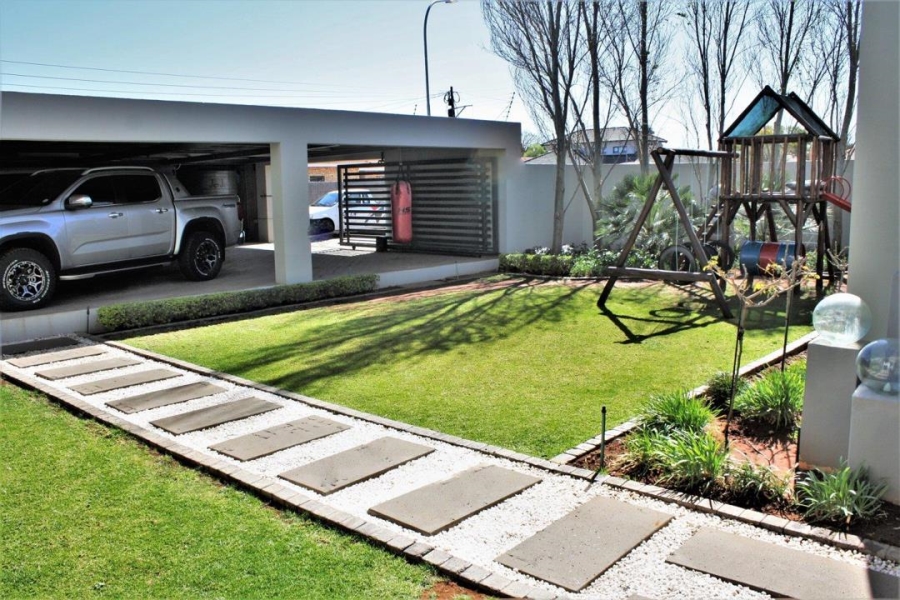 7 Bedroom Property for Sale in Hadison Park Northern Cape